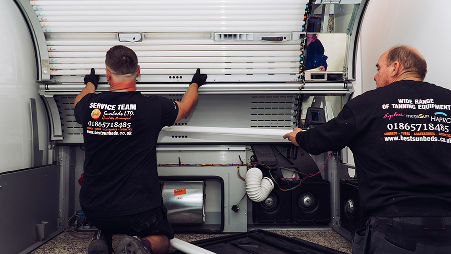 Best Sunbeds Delivery Team1