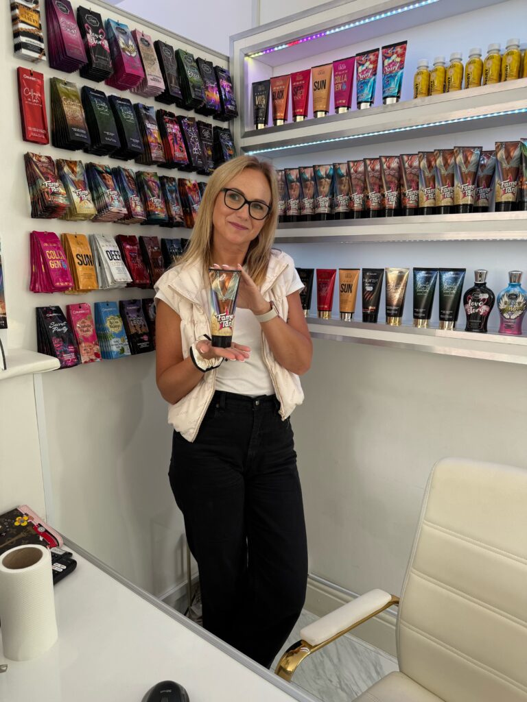 Friendly Staff Providing Tanning Advice At The Tanning Bar Melksham – Powered By Best Sunbeds Ltd
