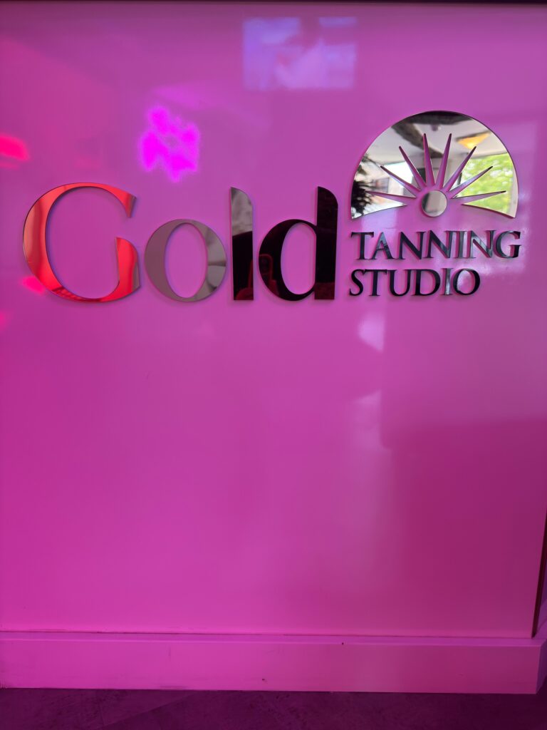 Gold Tanning Studio Bicester Sign