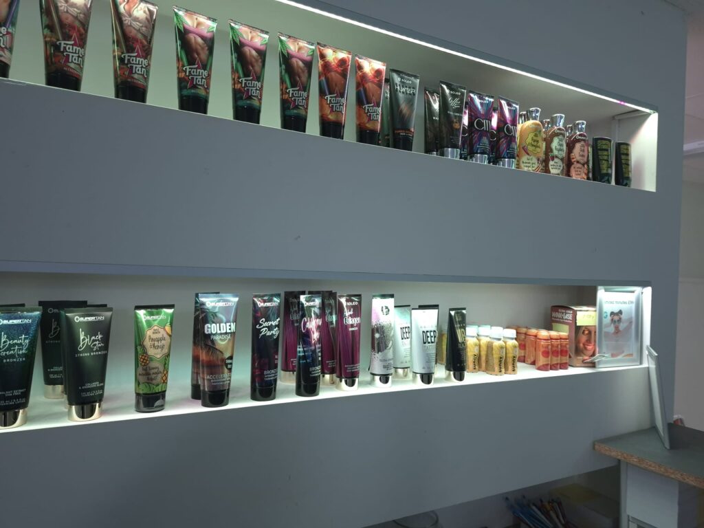 High Quality Fame Tan Bronzers Used For Tanning At Solaris Tanning Studio Cambridgeshire (2)